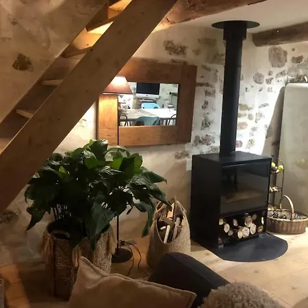 Maison Cosy Pleine Nature Ongles